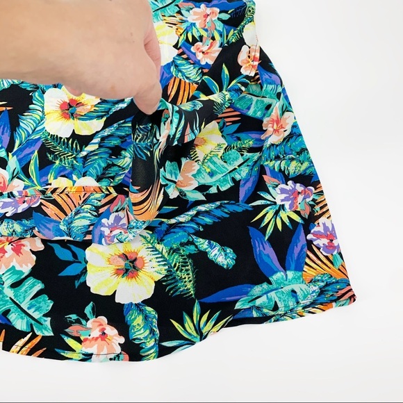 Decree Halter Top XS Floral Tropical Multicolor Summer Beach Vacation Island - Picture 5 of 10